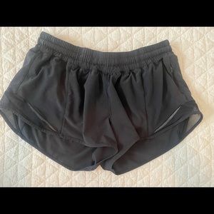 Lululemon Hotty Hot Low-Rise Lined Short 2.5" Black